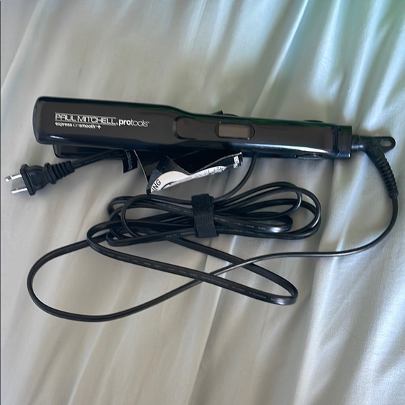 Paul Mitchell Black Protools Hair Straightener - Picture 1 of 3